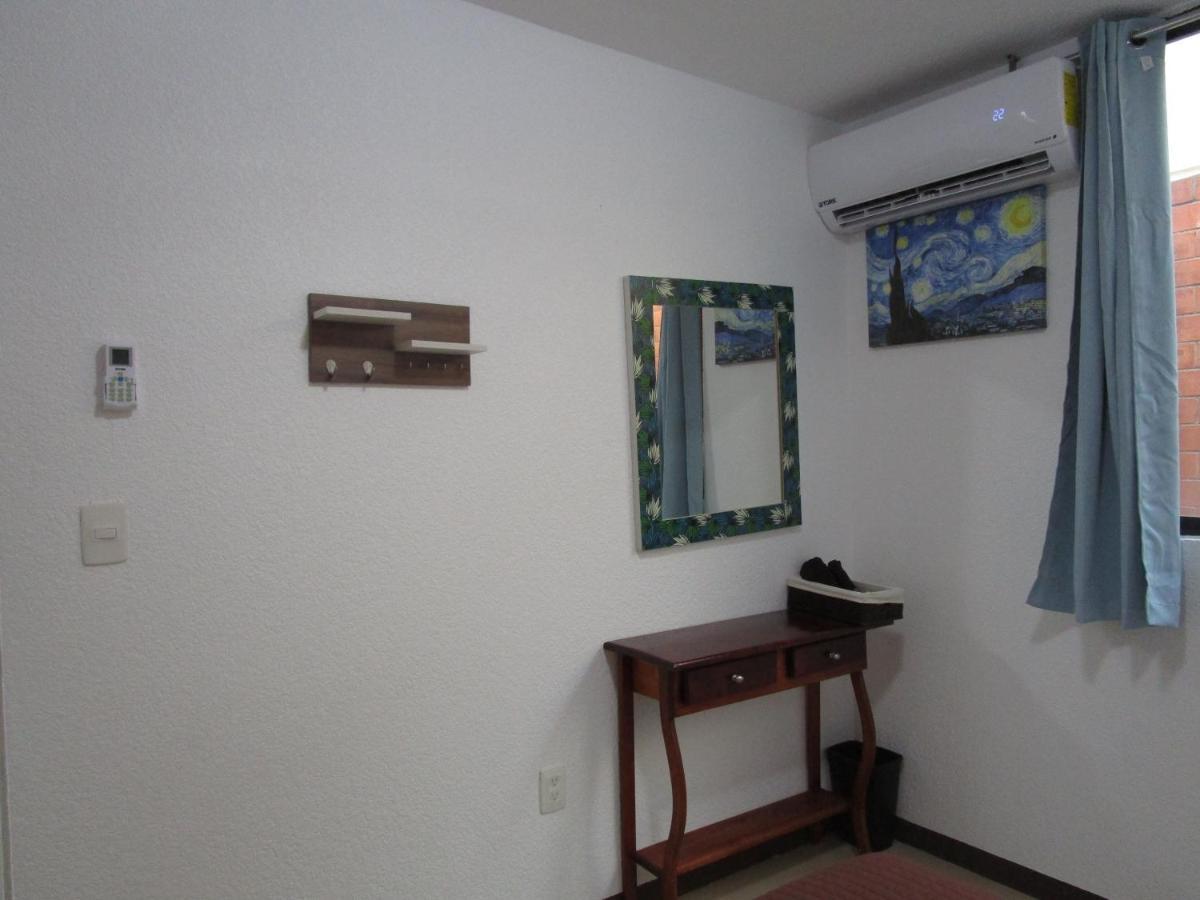 Preciosa Casa Palmera En Cuernavaca Con Alberca, Wifi, Tv Y Cocina Para Fin De Semana, Descanso, Vacaciones O Home Office Emiliano Zapata  エクステリア 写真